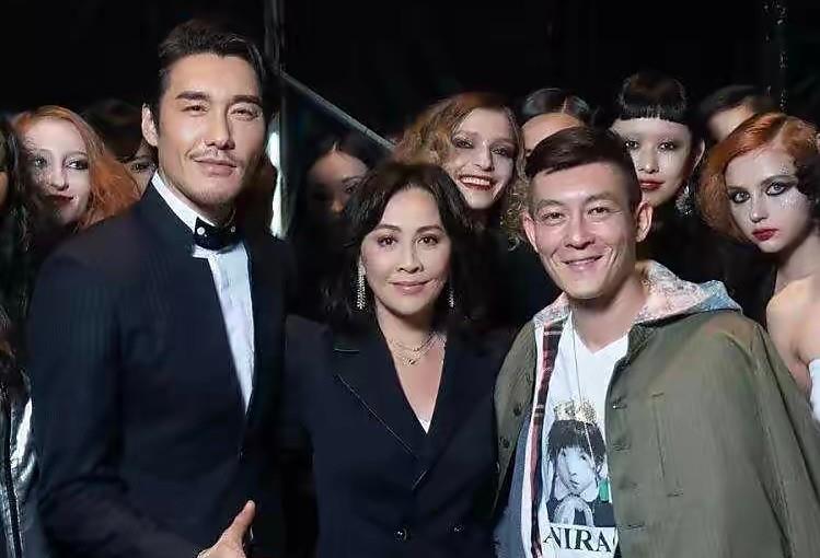 彭于晏运动装图片_彭于晏运动的照片_彭于晏运动照片