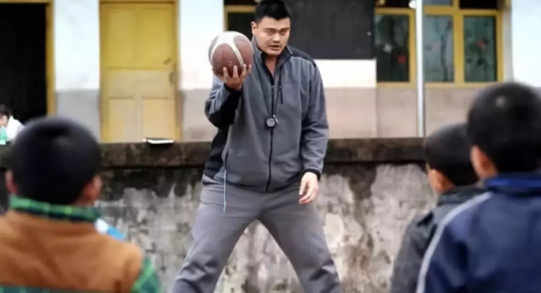 全场篮球规则跑位怎么算_篮球全场跑位规则_篮球全场战术跑位规律