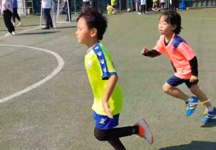 走步篮球规则_篮球走路规则讲解图_篮球走路运球教学视频