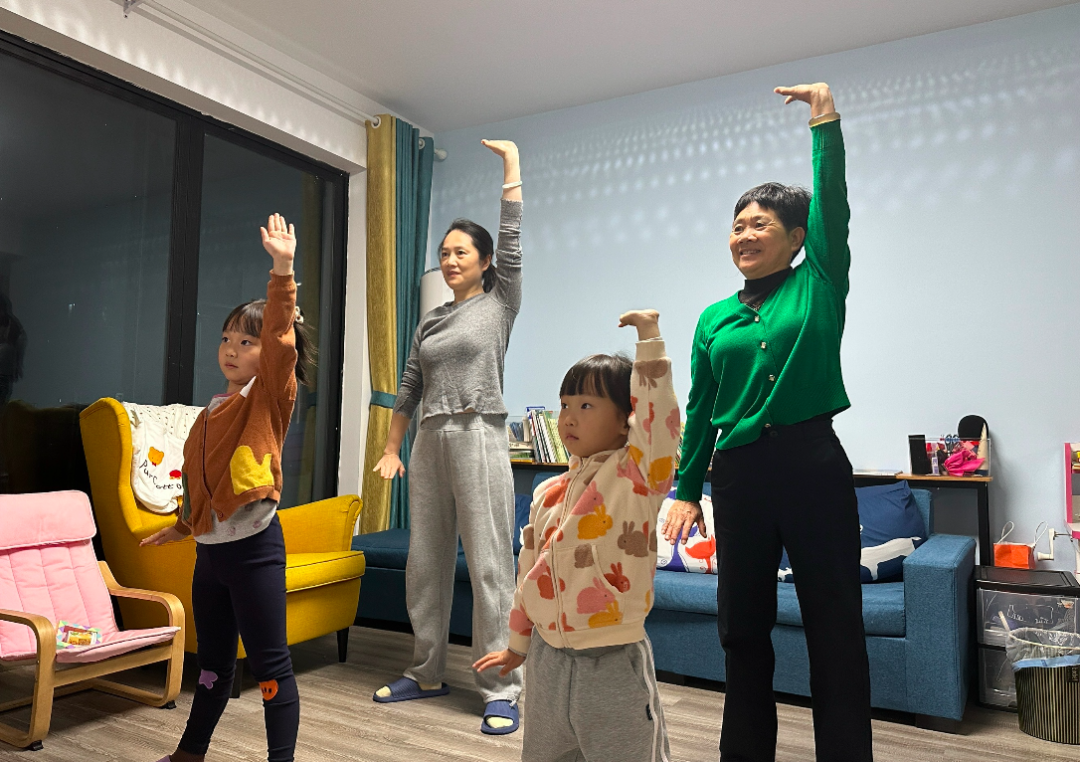 走步篮球规则_篮球走路规则讲解图_篮球走路运球教学视频