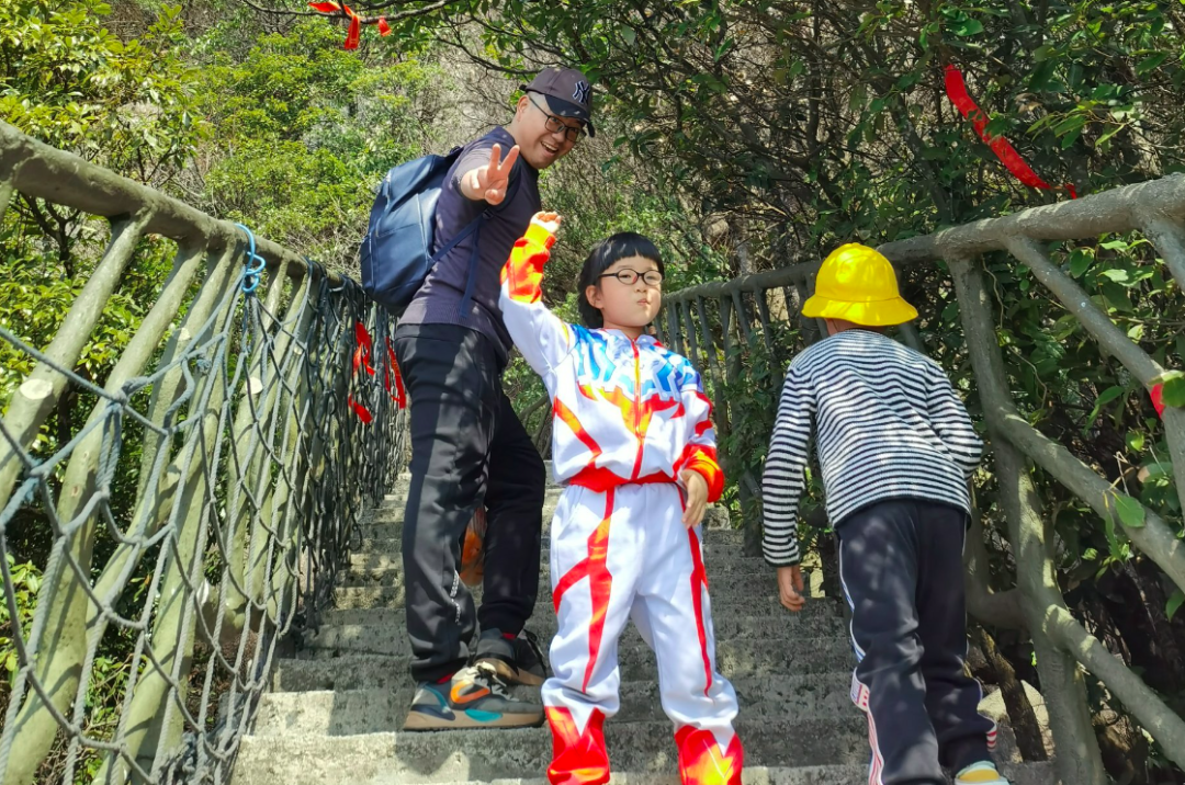 篮球走路运球教学视频_篮球走路规则讲解图_走步篮球规则