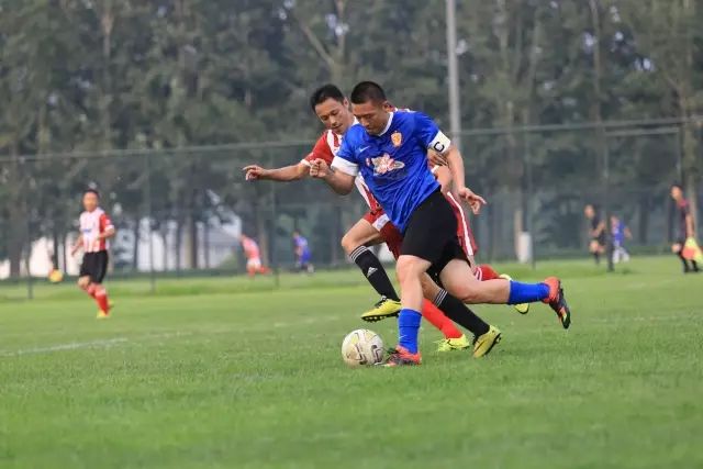 足球赛事的各种冠军杯_足球冠军赛是什么意思_足球赛冠军规则是什么样的