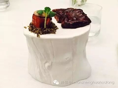 西班牙足球辉煌历史记录_西班牙足球辉煌时期_西班牙足球历史战绩