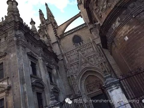 西班牙足球辉煌时期_西班牙足球历史战绩_西班牙足球辉煌历史记录
