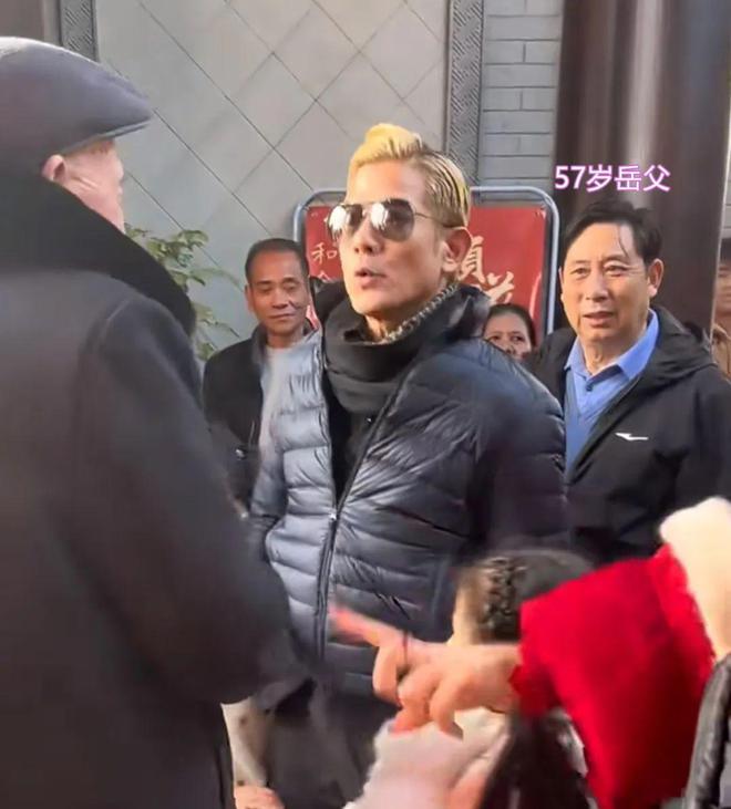 好健身男明星_健身特别厉害的一个男明星_以健身出名的男星