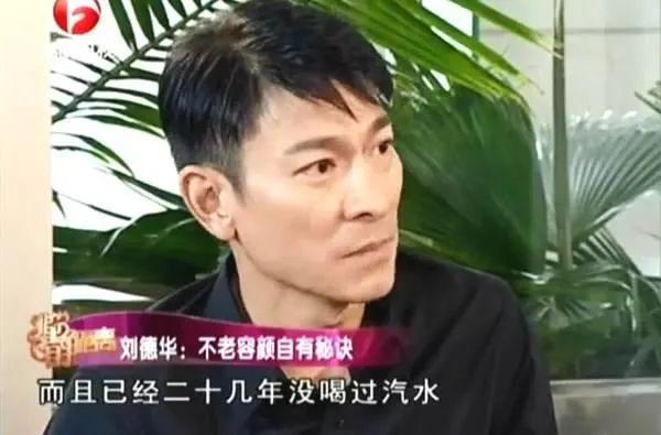 好健身男明星_健身特别厉害的一个男明星_以健身出名的男星