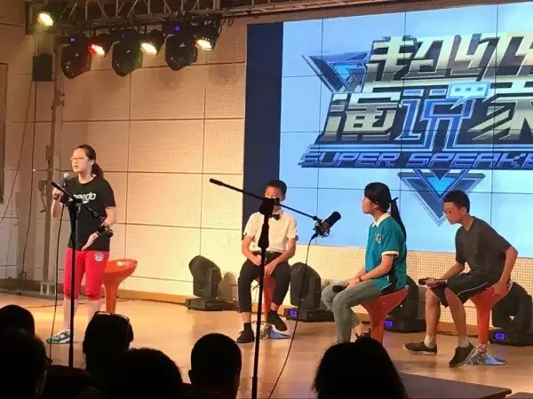 游泳冠军女子_游泳金牌2021女_2015游泳冠军男女
