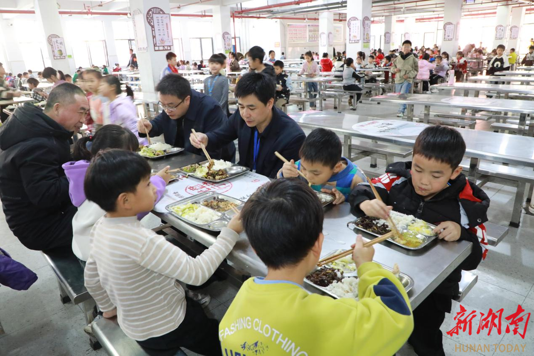 幸福营养餐健康伴我行_幸福的营养餐_幸福营养餐绘画